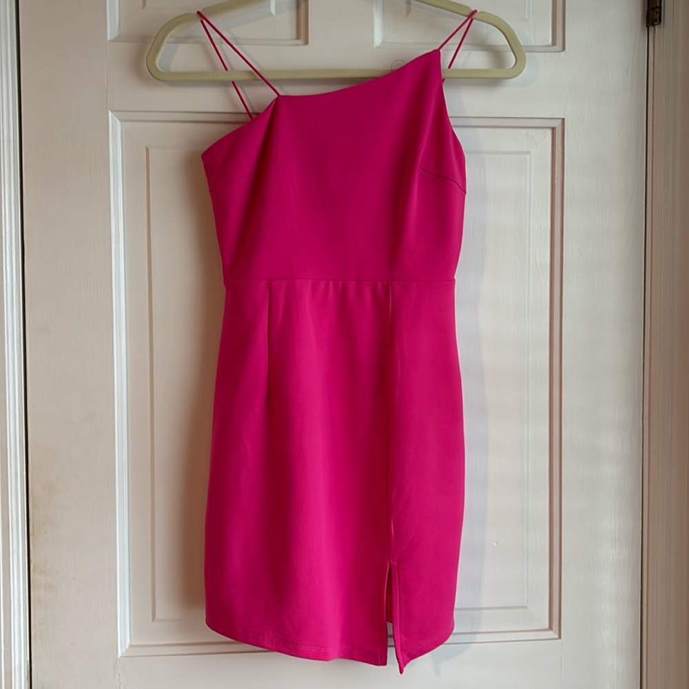 EUC hot pink/fuschia Lulus asymmetric dress. Size S